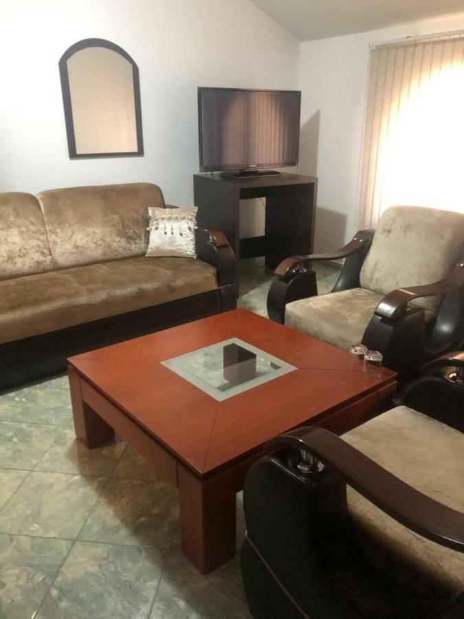 Hotel White House Kŭrdzhali エクステリア 写真